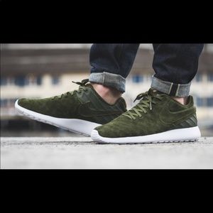 Men’s Nike Roshe Tiempo VI size 8.5 fit women 10